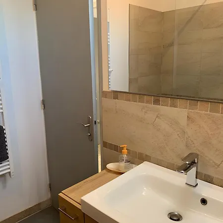 Maison Bord De *